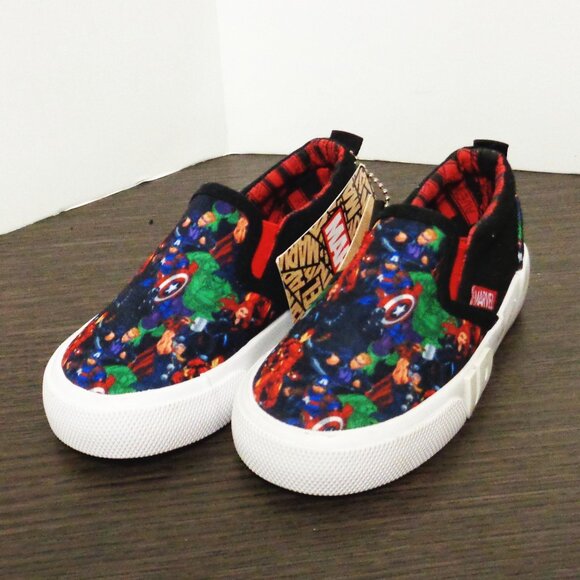 Brand New Ground Up Marvel Heros Toddler 8 Multi-color Slip-ons. MHTSO8 F55 - Picture 3 of 7